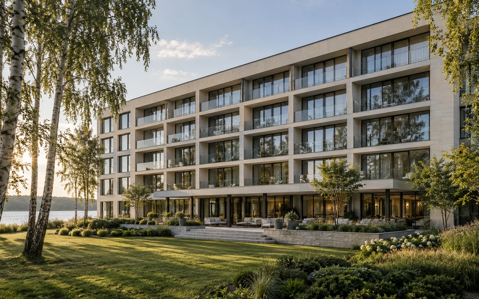 Architektura hotelu w otoczeniu zieleni